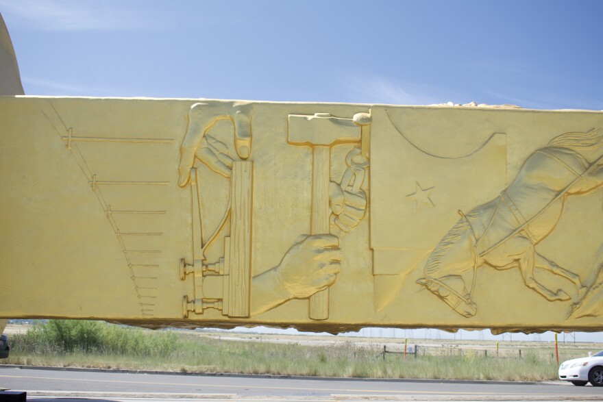 A massive golden spike sculpture is coming to northern Utah | Utah